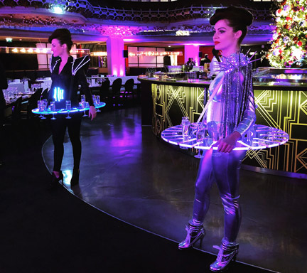 Animation Hotesse serveuse champagne plateaux LED