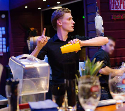 Barman jongleur