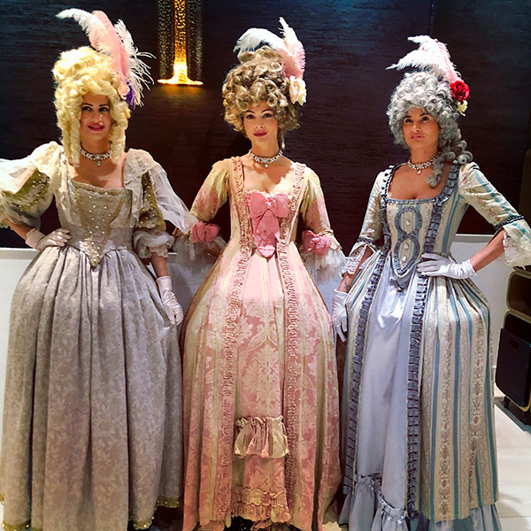 Hôtesses theme Baroque Marie-Antoinette
